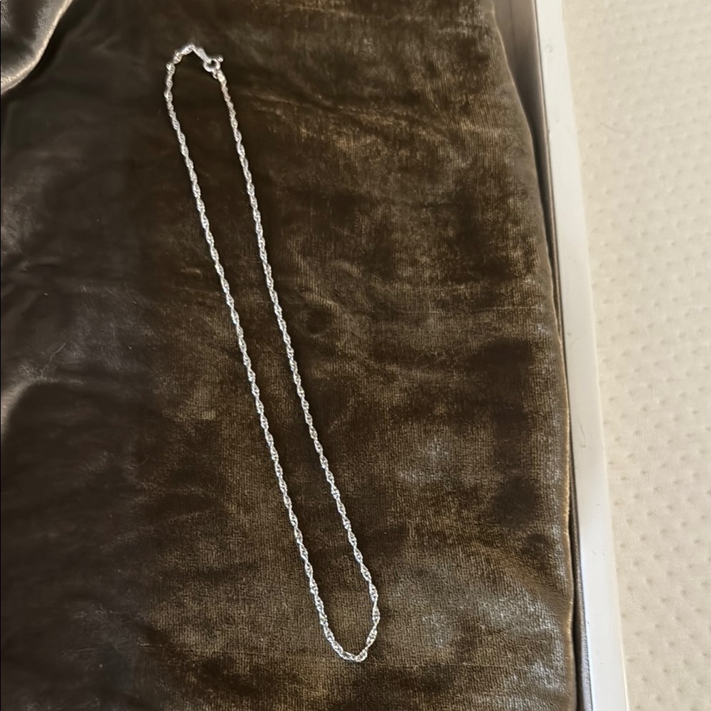 Elegant twisted rope style Sterling Silver Necklace 16”